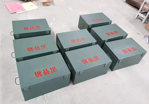 凤凰镇炸药箱和雷管箱一般是怎么存放的？