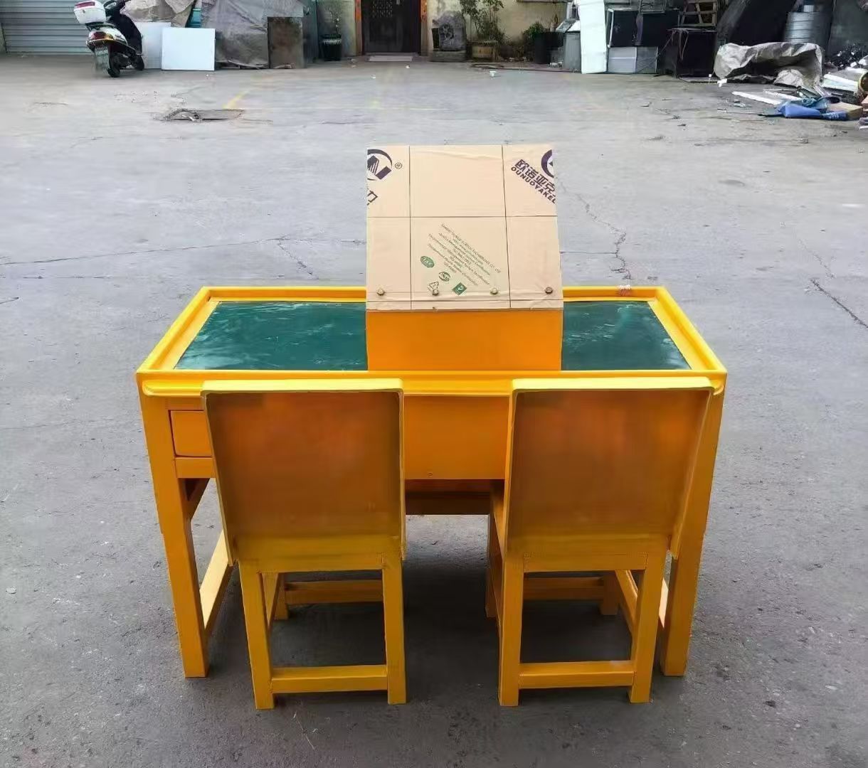 凤凰镇防静电导通桌井下煤矿火工品发放桌：危险品流转的安全守护者